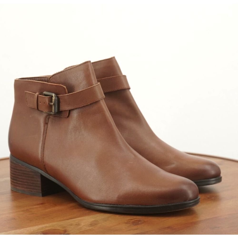 Naturalizer Brown Ankle Boots